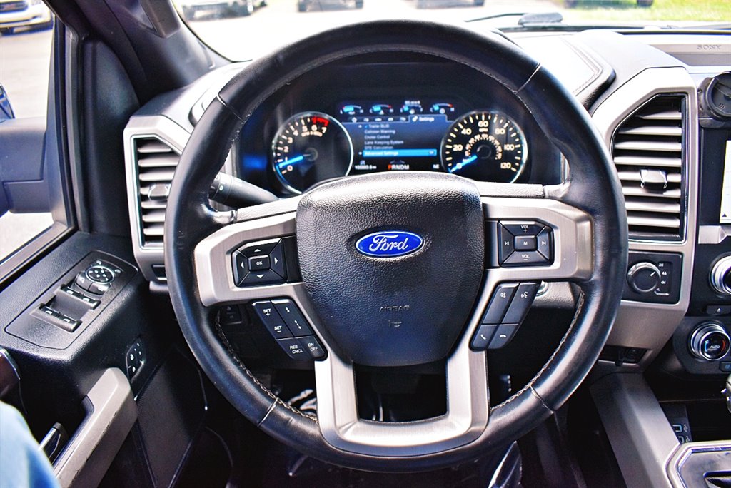 2017 Ford F150 Platinum photo