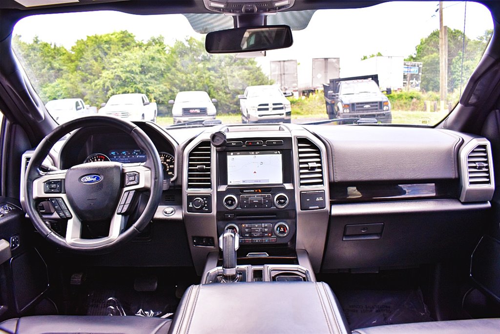 2017 Ford F150 Platinum photo