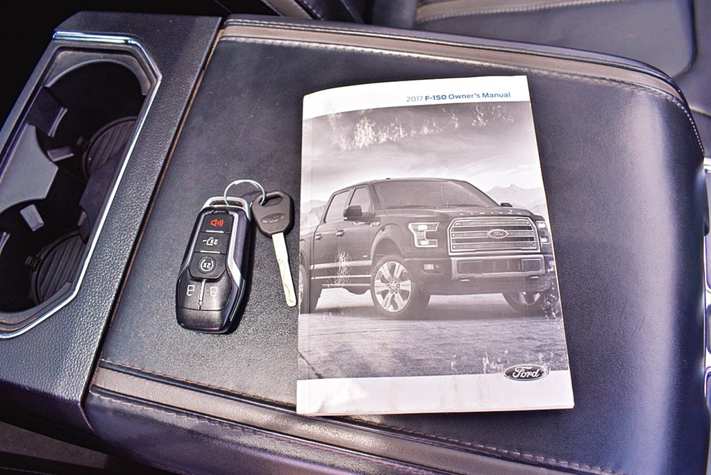 2017 Ford F150 Platinum photo