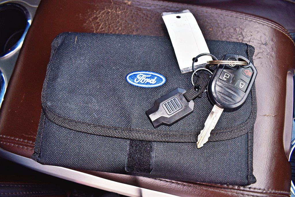 2011 Ford F-150 Lariat photo