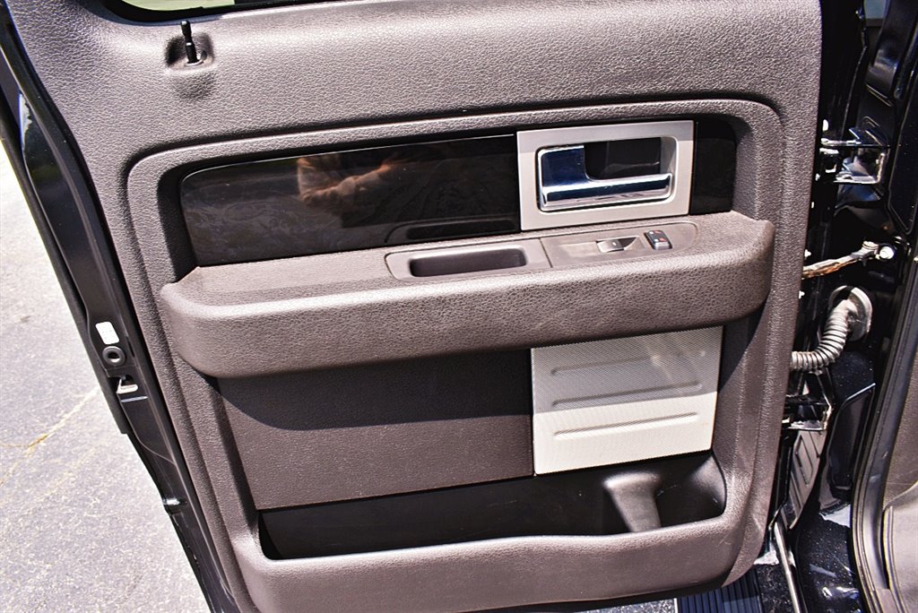 2011 Ford F-150 Lariat photo