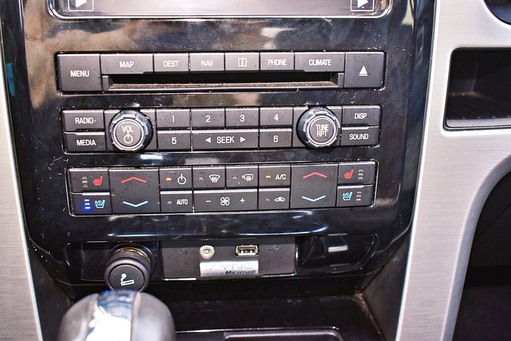 2011 Ford F-150 Lariat photo
