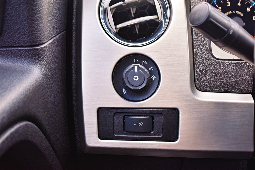 2011 Ford F-150 Lariat photo