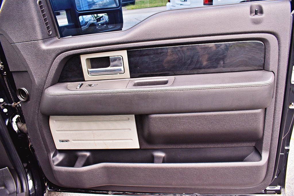 2011 Ford F-150 Lariat photo