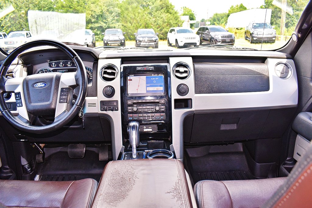 2011 Ford F-150 Lariat photo