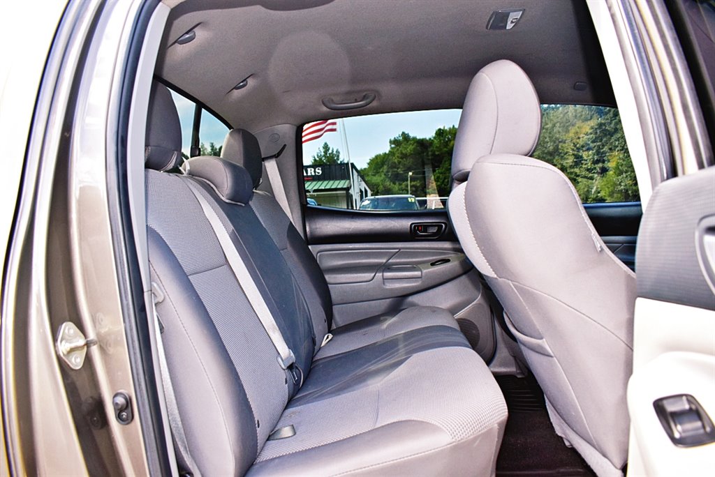 2014 Toyota Tacoma V6 photo
