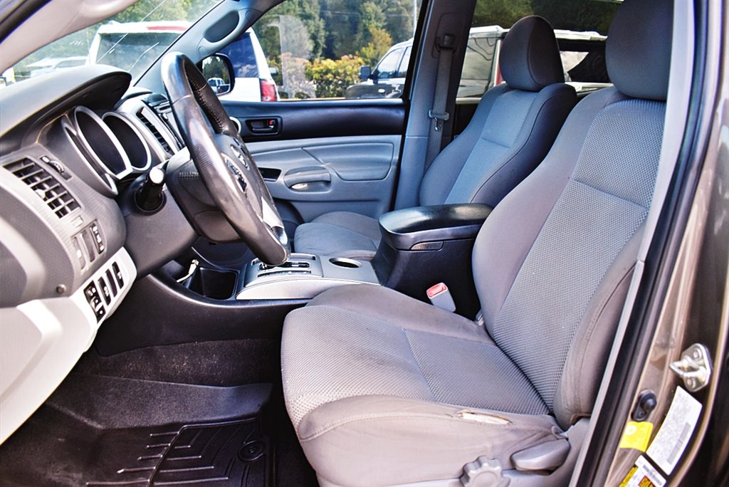 2014 Toyota Tacoma V6 photo