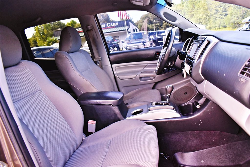 2014 Toyota Tacoma V6 photo