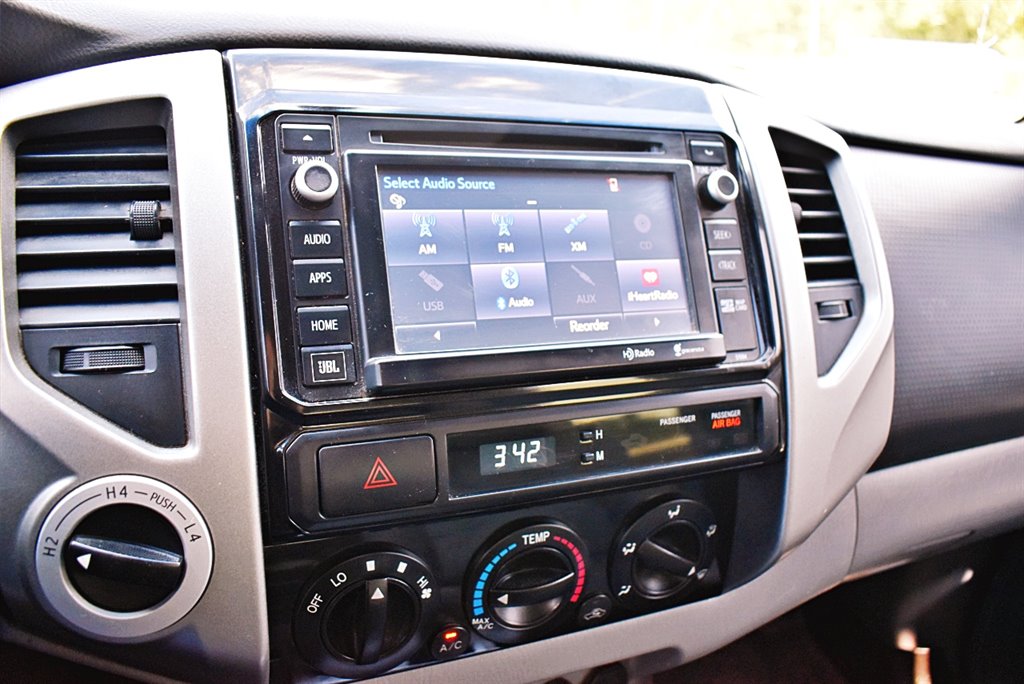 2014 Toyota Tacoma V6 photo