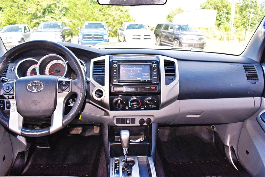 2014 Toyota Tacoma V6 photo