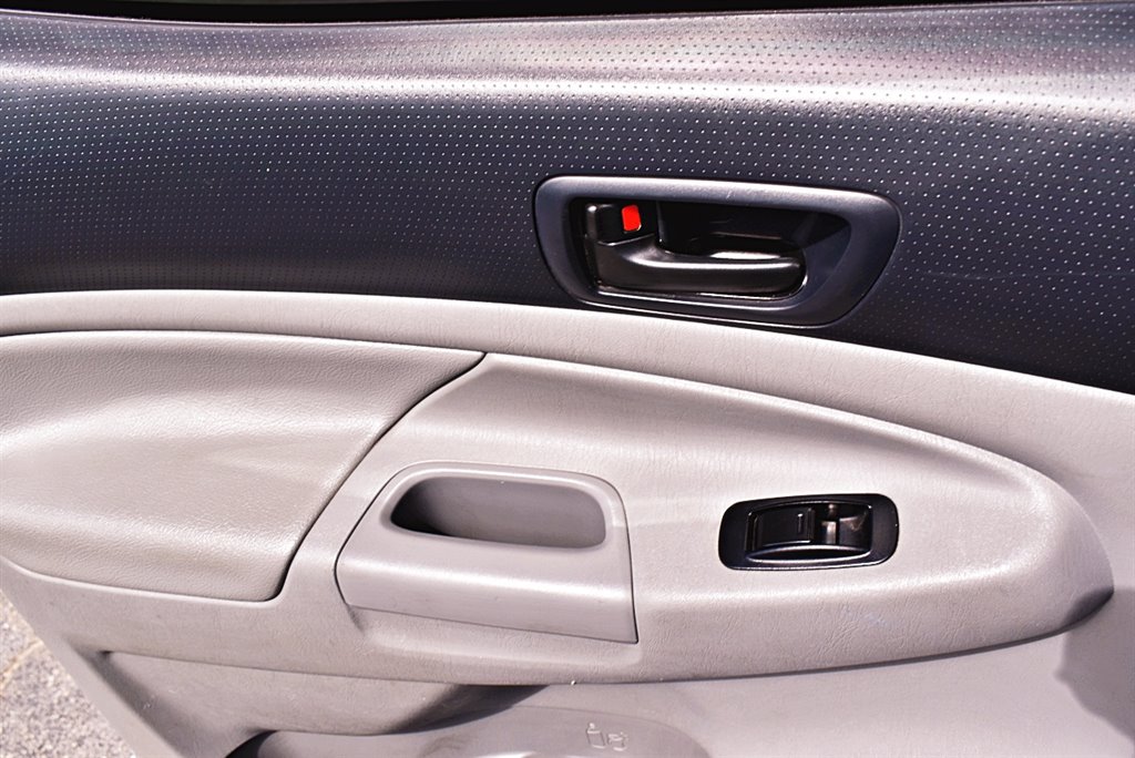 2014 Toyota Tacoma V6 photo