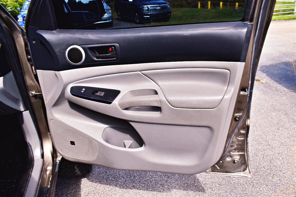 2014 Toyota Tacoma V6 photo