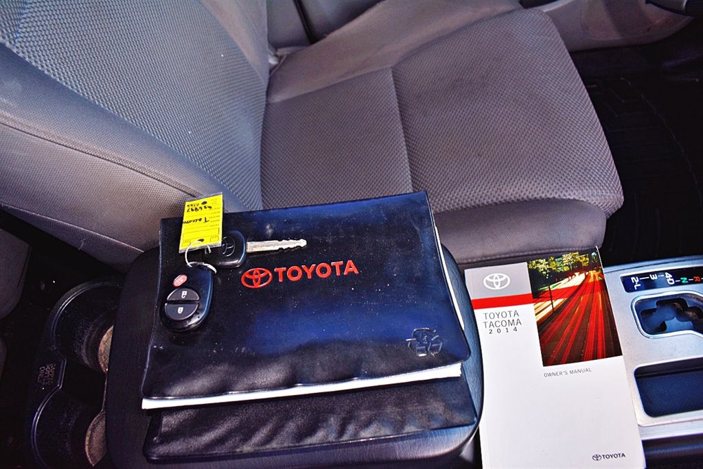 2014 Toyota Tacoma V6 photo