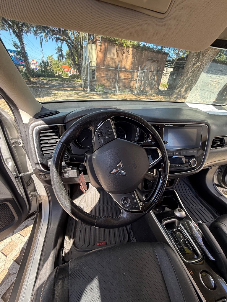 2018 Mitsubishi Outlander - $11,999