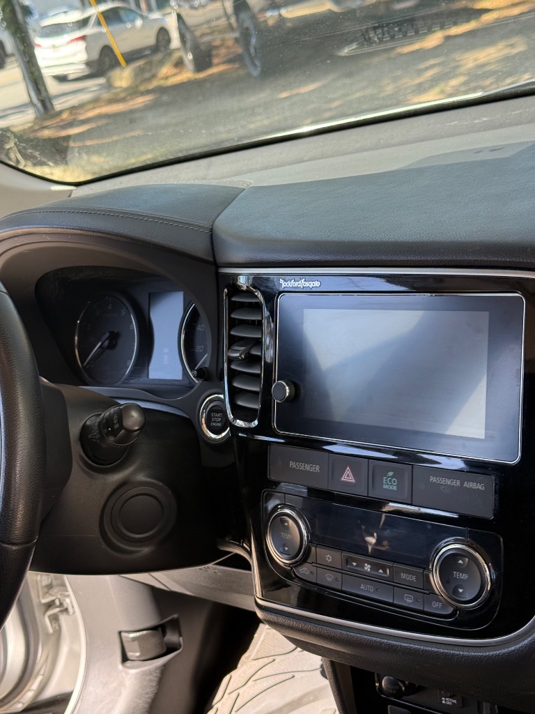 2018 Mitsubishi Outlander - $11,999