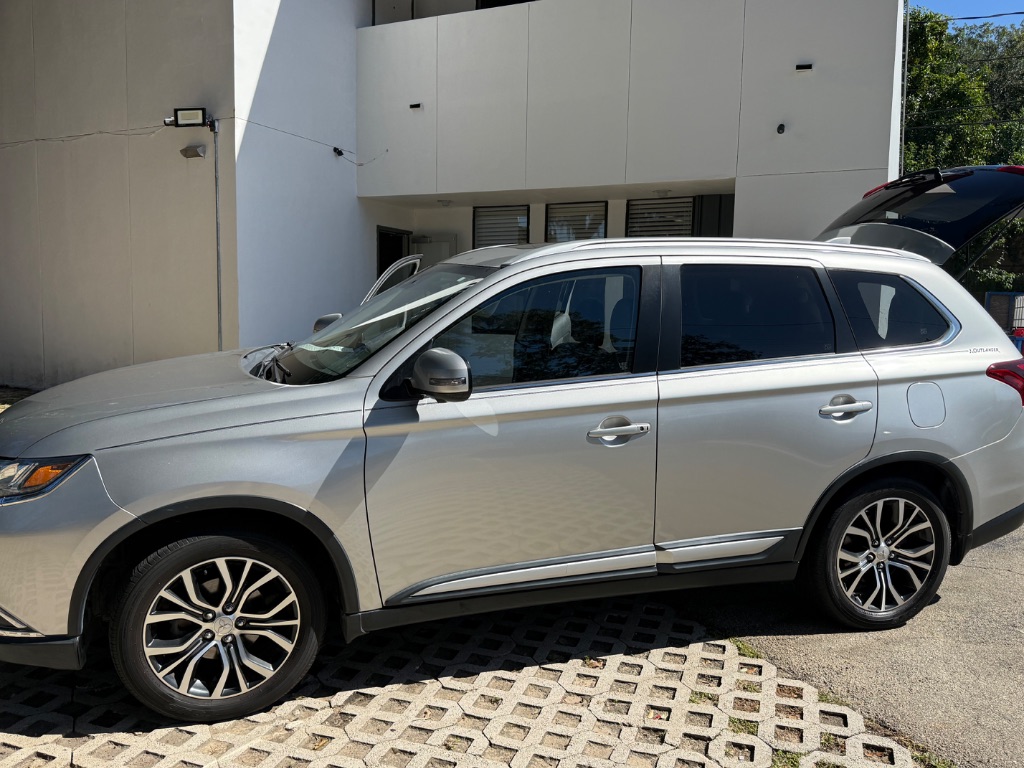 2018 Mitsubishi Outlander - $11,999