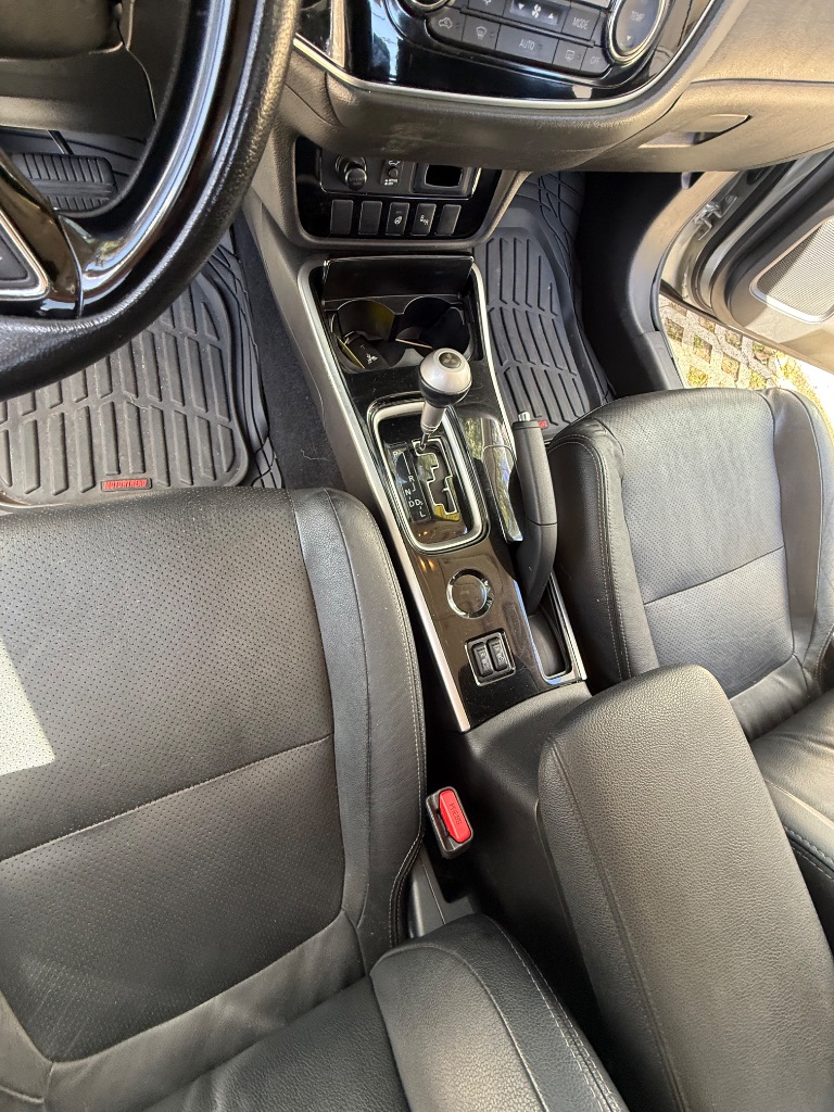 2018 Mitsubishi Outlander - $11,999