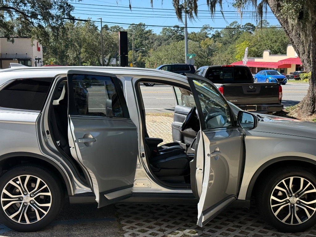 2018 Mitsubishi Outlander - $11,999