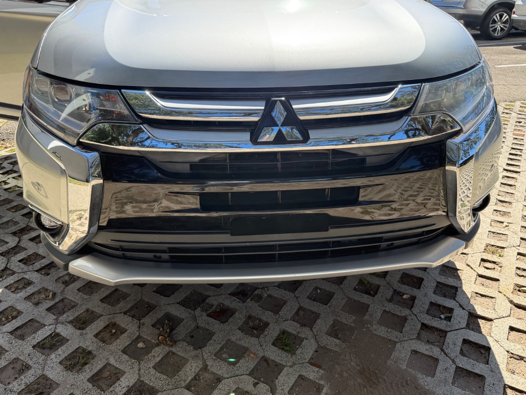 2018 Mitsubishi Outlander - $11,999