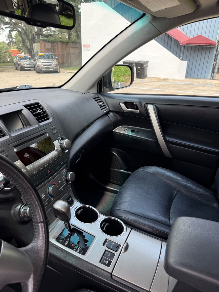 2012 Toyota Highlander - $11,999