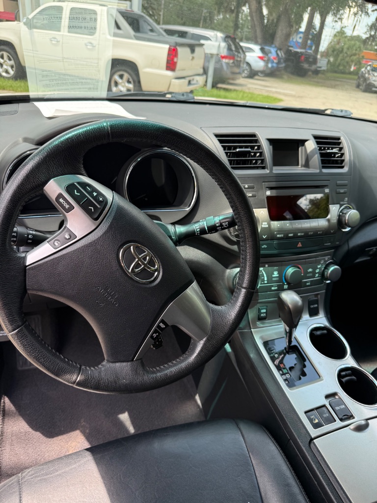 2012 Toyota Highlander - $11,999