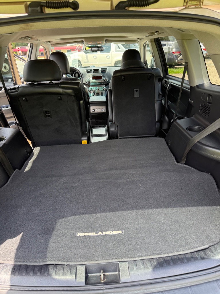 2012 Toyota Highlander - $11,999