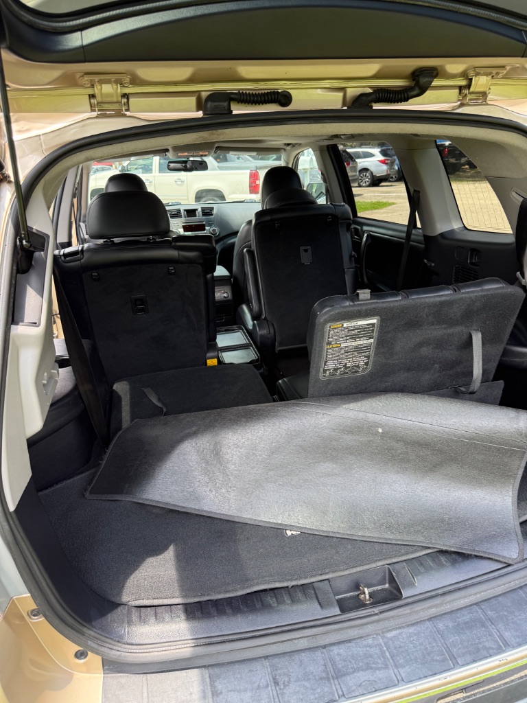 2012 Toyota Highlander - $11,999