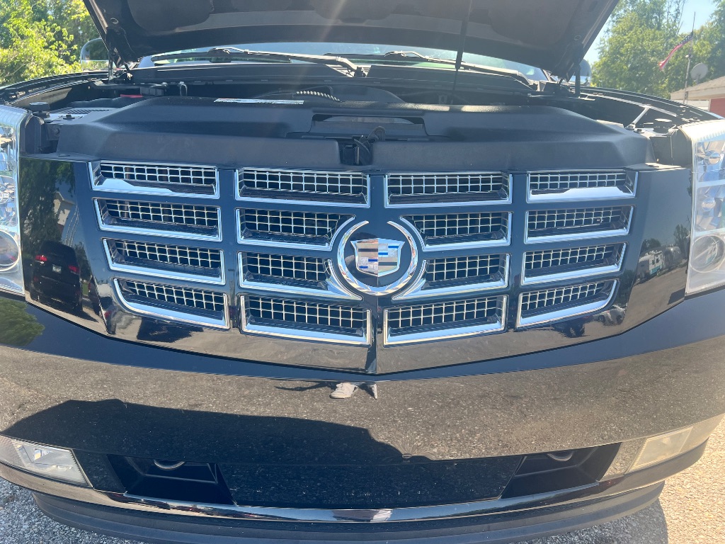 2011 Cadillac Escalade photo