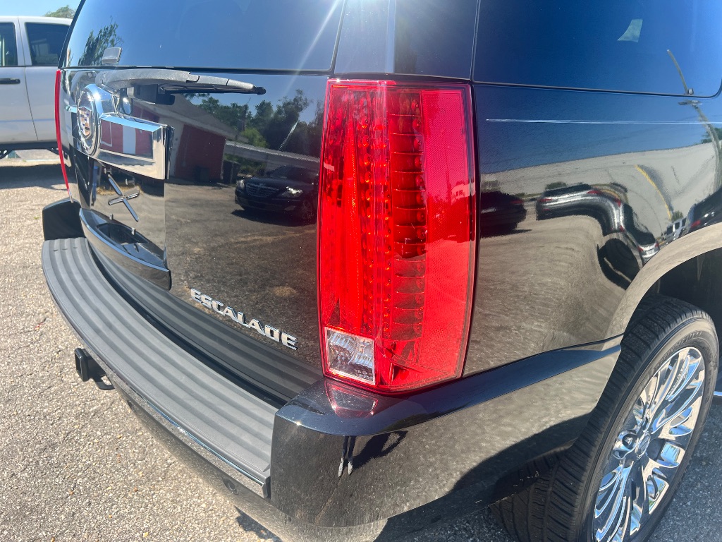 2011 Cadillac Escalade photo