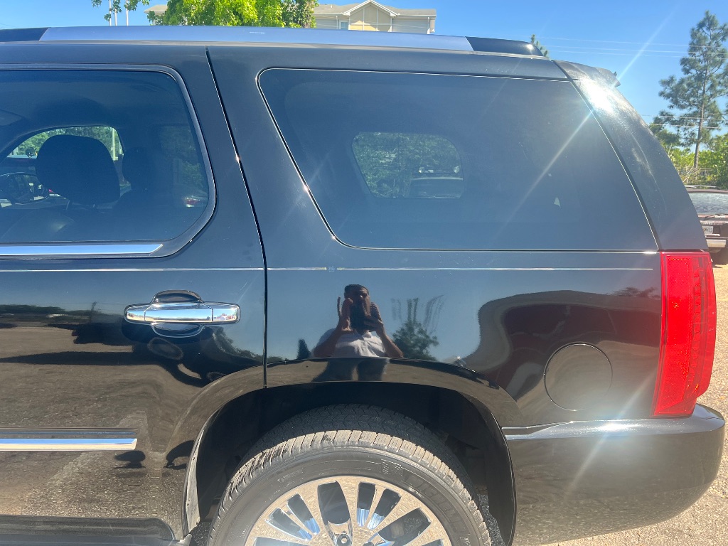 2011 Cadillac Escalade photo