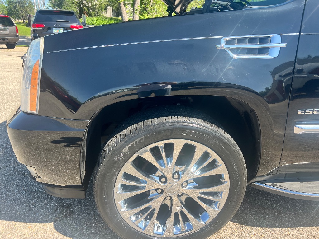 2011 Cadillac Escalade photo