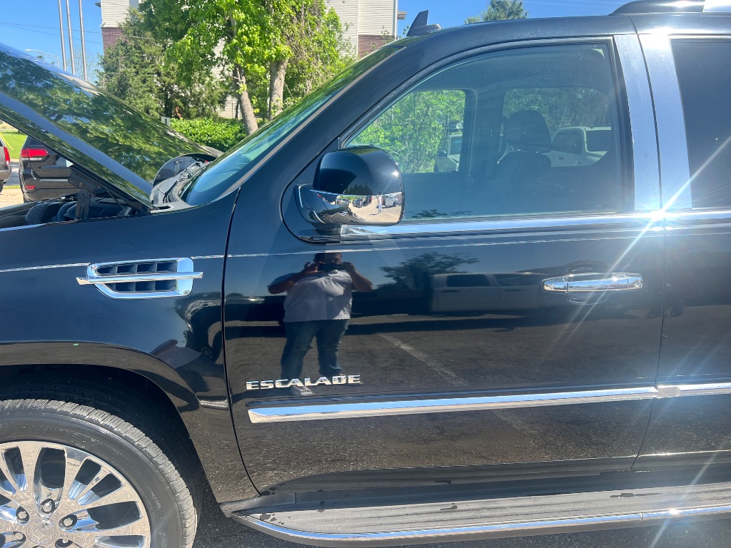 2011 Cadillac Escalade photo