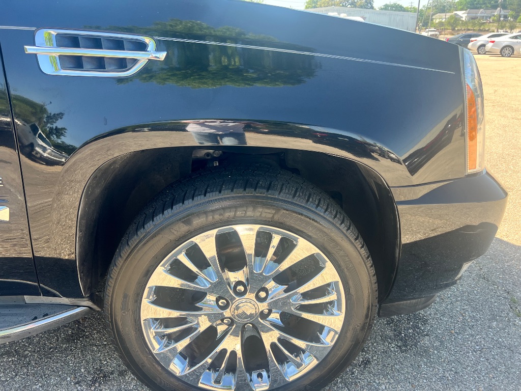 2011 Cadillac Escalade photo