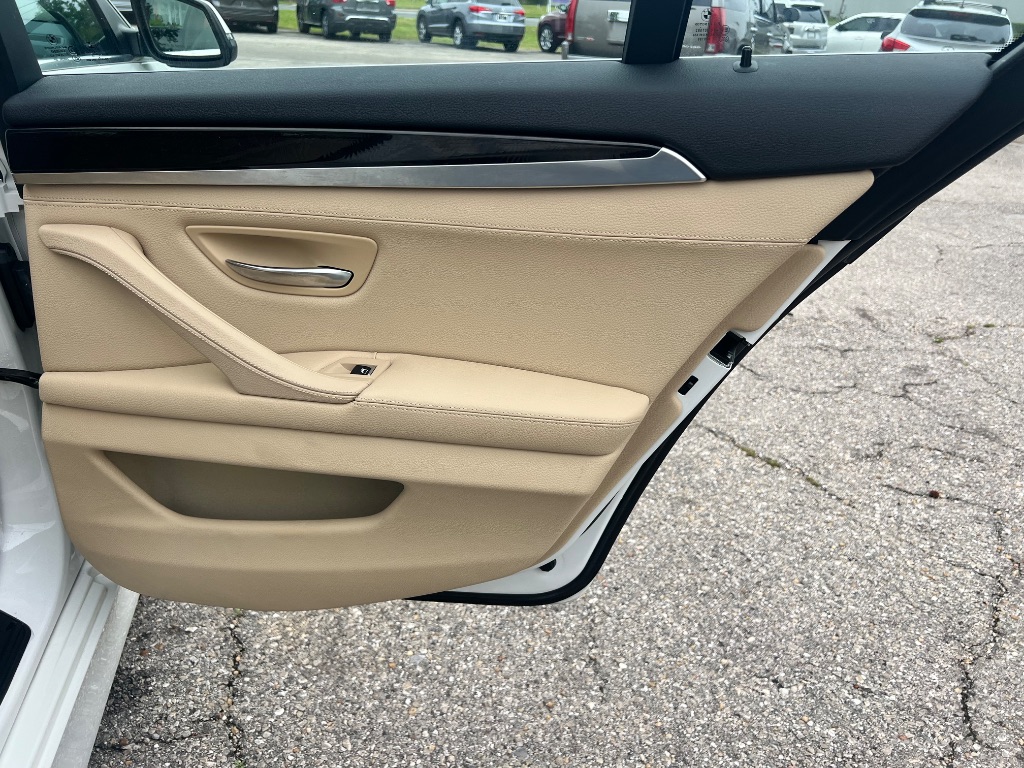 2015 BMW 5-Series 528xi photo