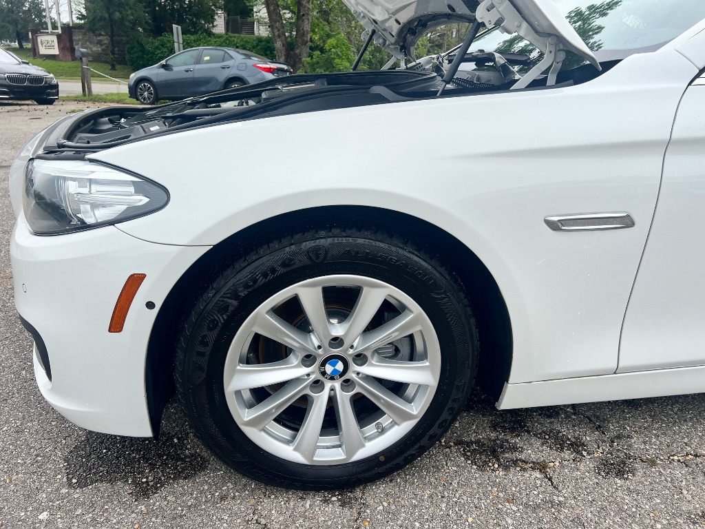 2015 BMW 5-Series 528xi photo
