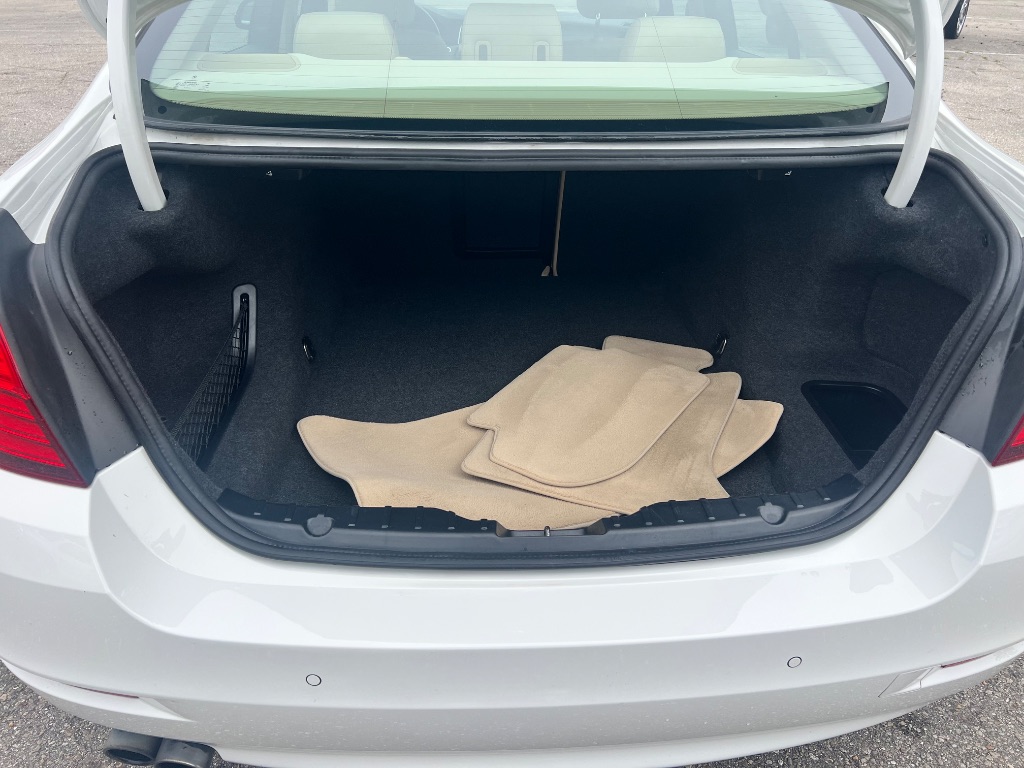 2015 BMW 5-Series 528xi photo
