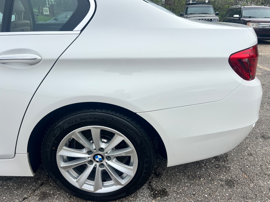 2015 BMW 5-Series 528xi photo