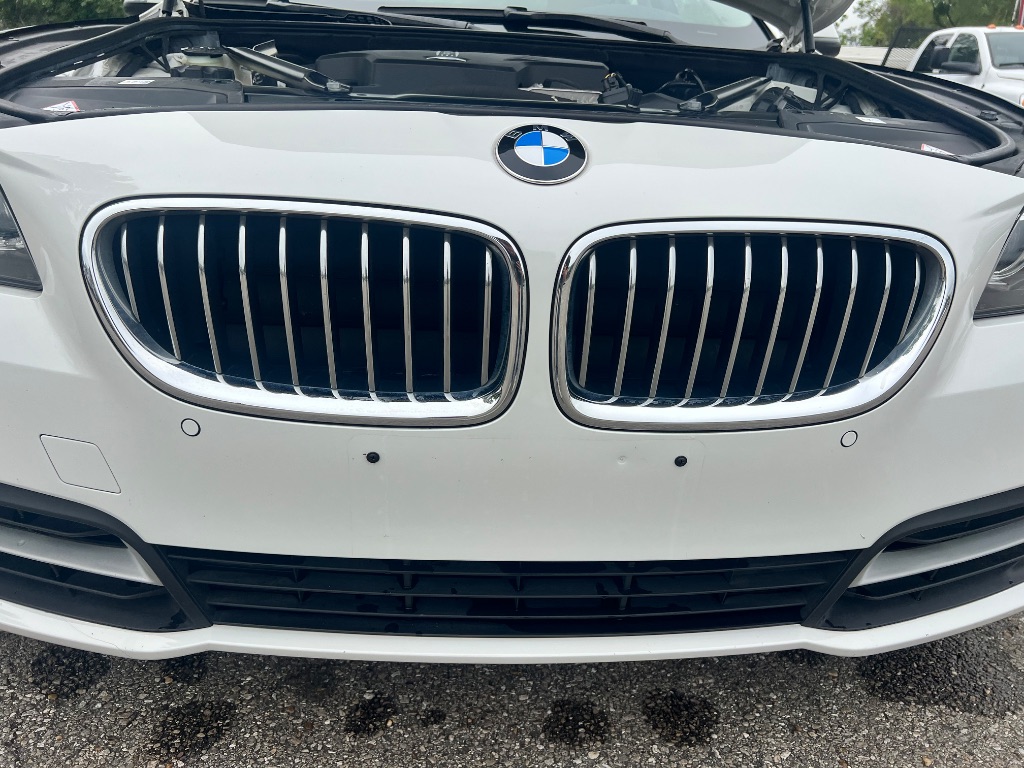 2015 BMW 5-Series 528xi photo