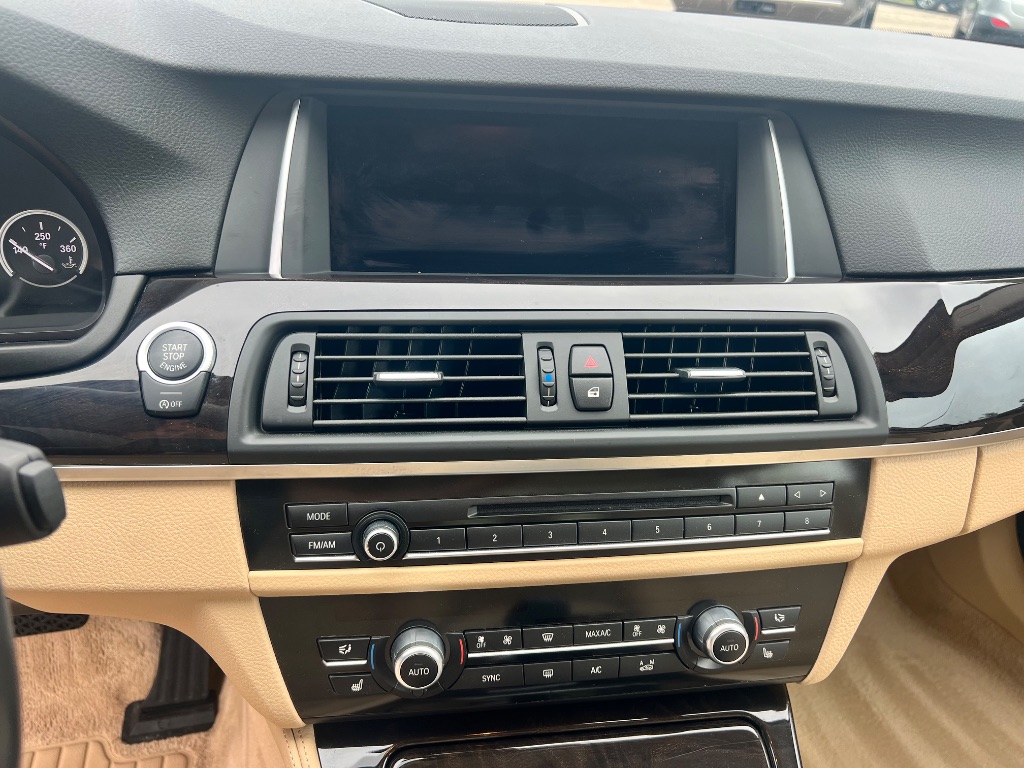 2015 BMW 5-Series 528xi photo