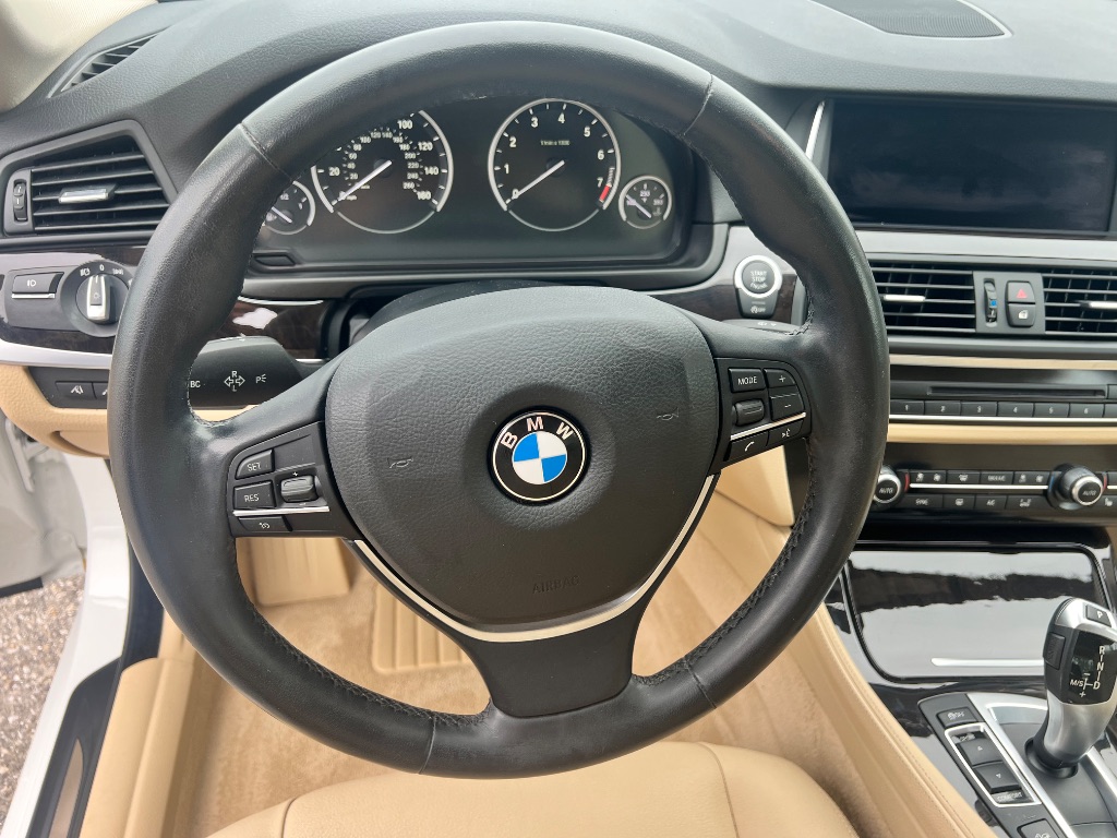 2015 BMW 5-Series 528xi photo