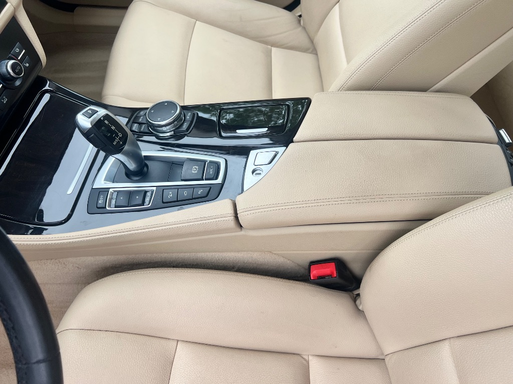 2015 BMW 5-Series 528xi photo