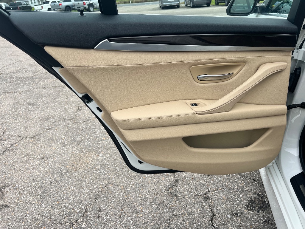 2015 BMW 5-Series 528xi photo