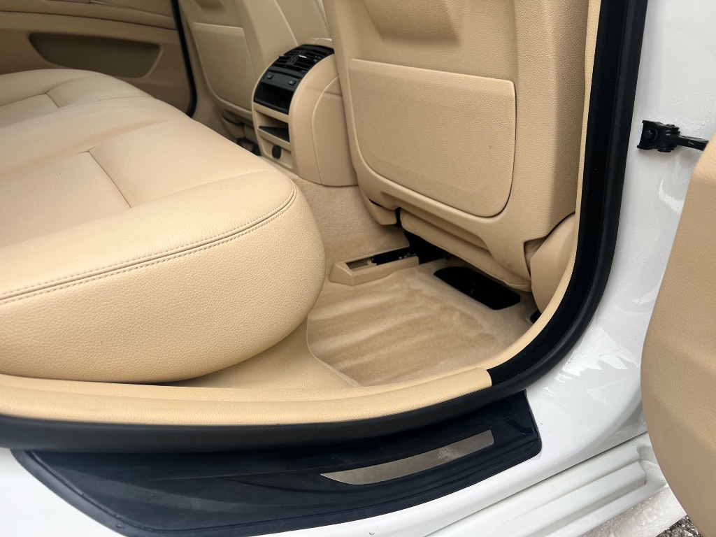 2015 BMW 5-Series 528xi photo