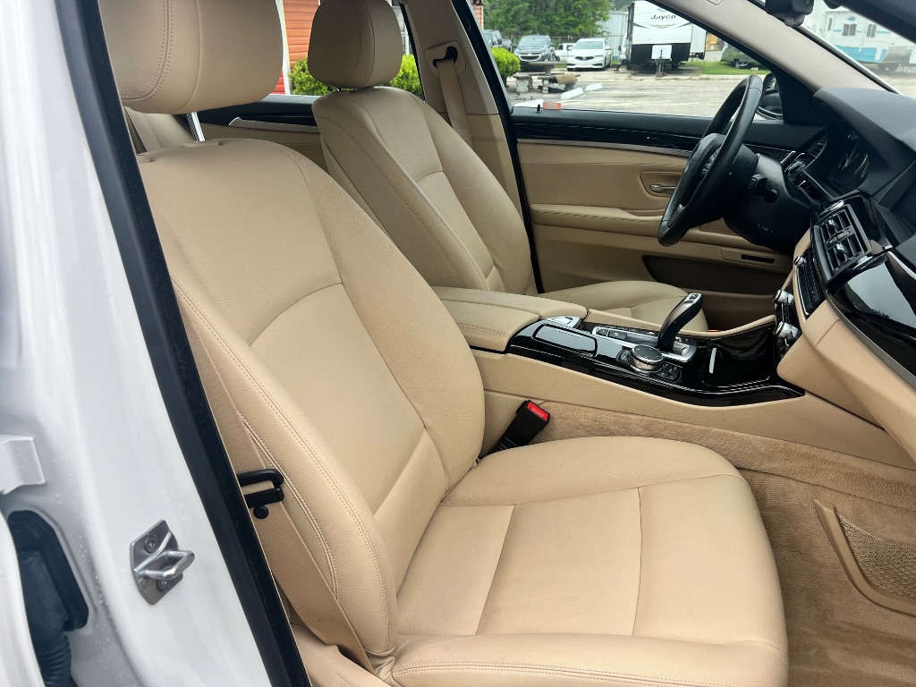 2015 BMW 5-Series 528xi photo