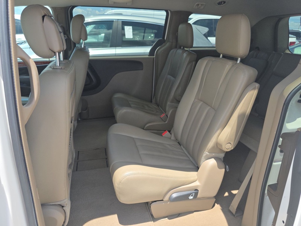 2013 Chrysler Town & Country - $7,999
