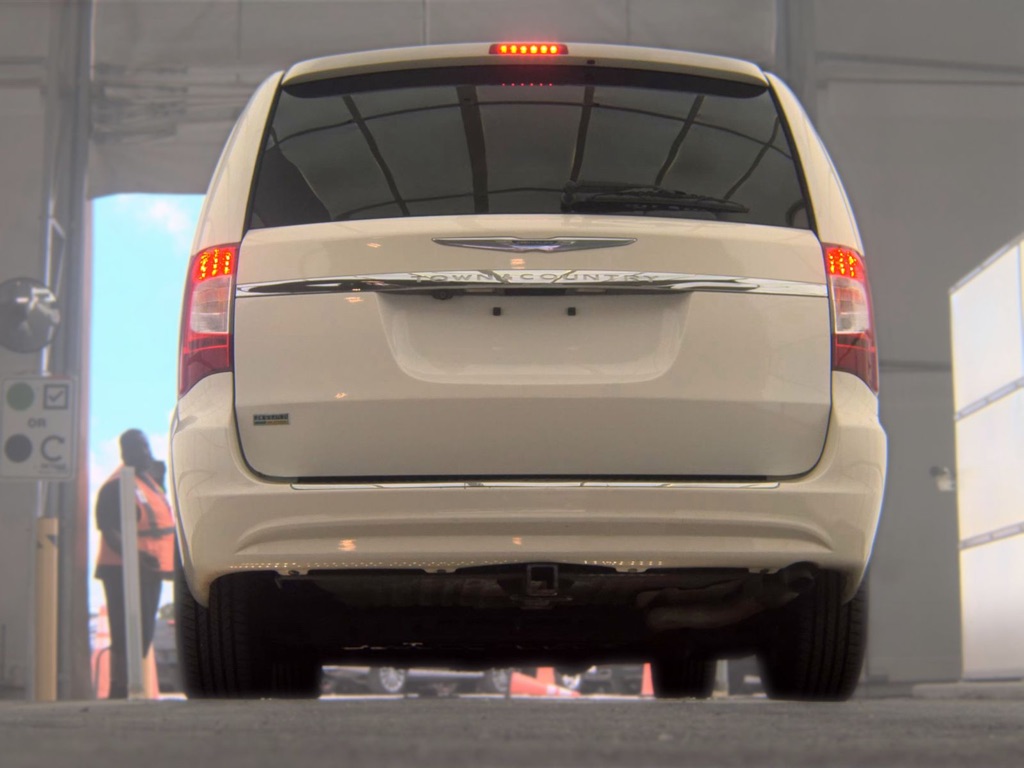2013 Chrysler Town & Country - $7,999