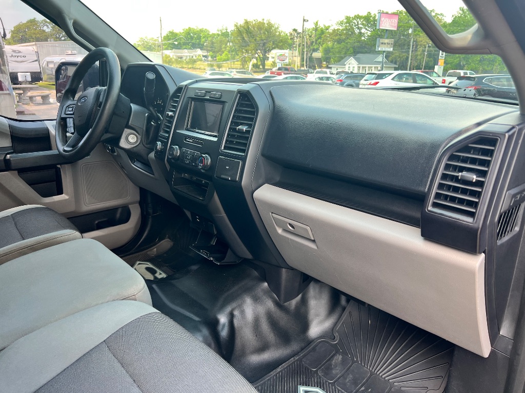 2017 Ford F150 XLT photo