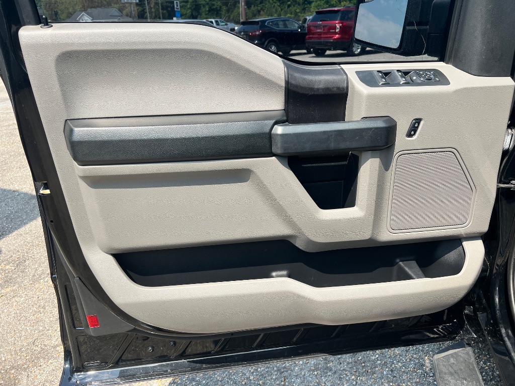 2017 Ford F150 XLT photo