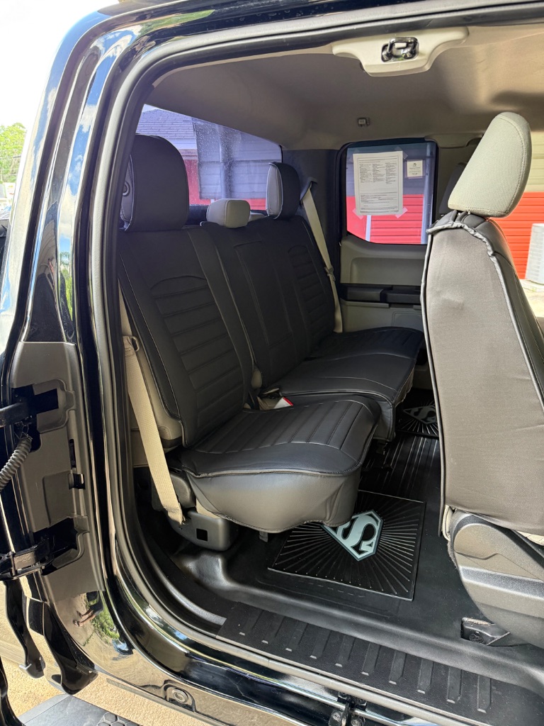 2017 Ford F150 XLT photo