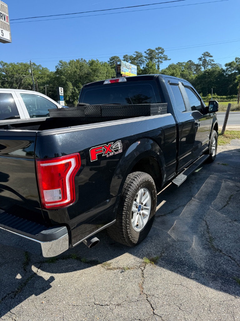 2017 Ford F150 XLT photo